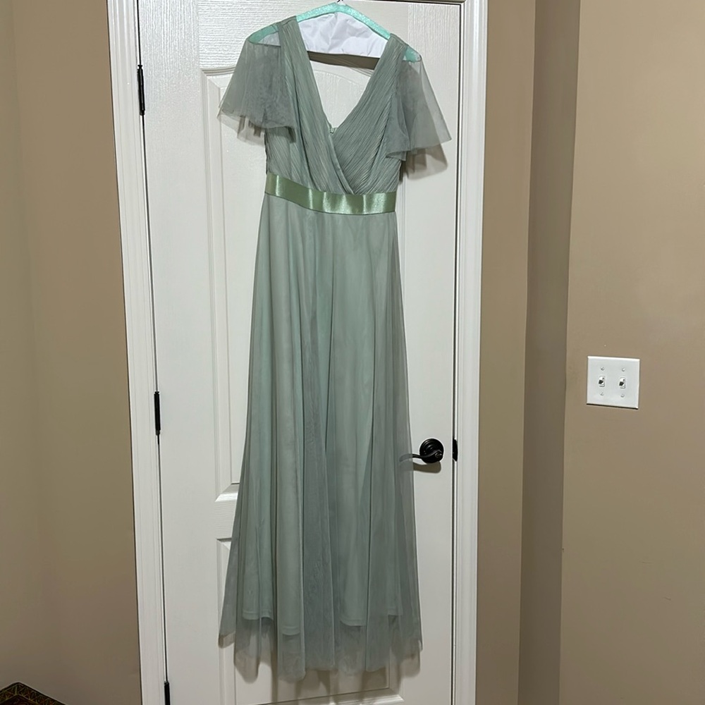 Ever Pretty Double V-Neck Floor-Length Short Sleeve Tulle Bridesmaid Dress